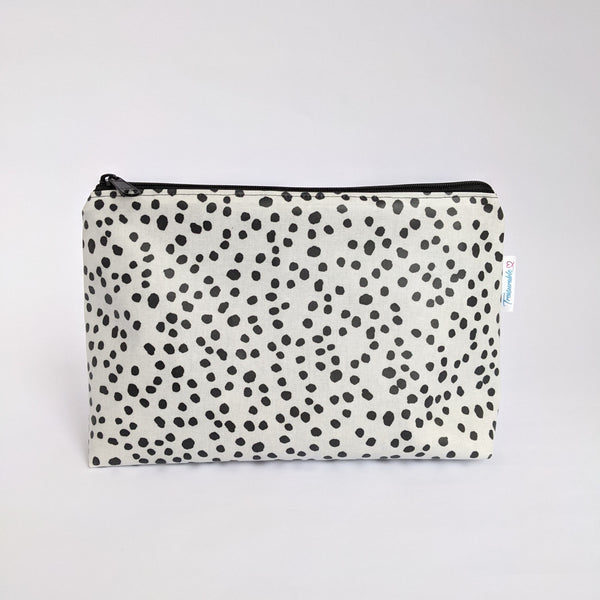 Medium Lightweight Oilcloth Pouch, Wipeable with Black Lining